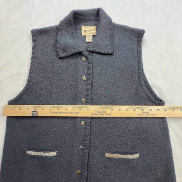 Woolrich Women's Vest Size Small Smoked Pearl 100% Wool Maple Leaf Buttons EUC - Picture 3 of 10